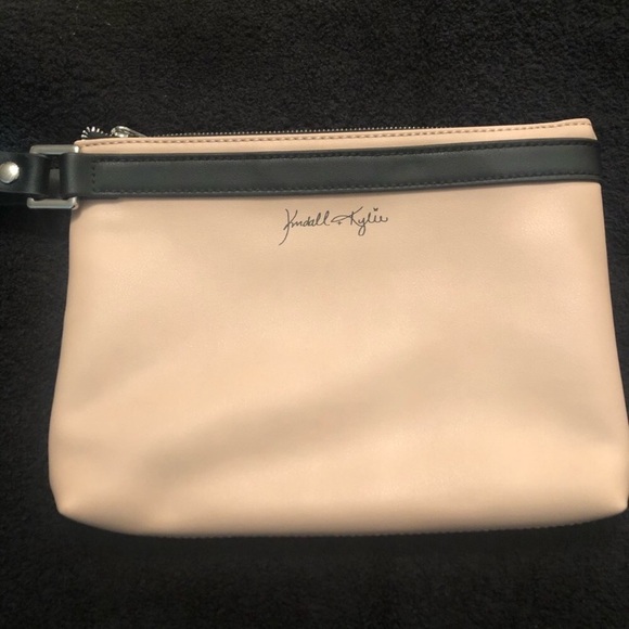 Gorgeous, Kendall and Kylie clutch bag💕 - Picture 2 of 8